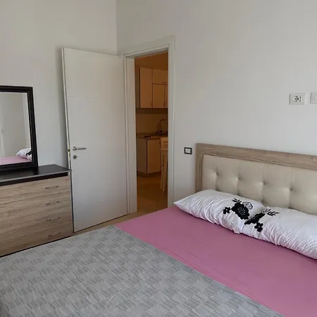 Enis Apartman